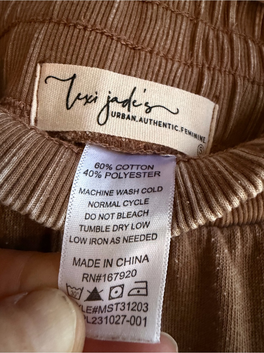 Lexi Jade’s High-Waist Wide-Leg Velvet Pants in Taupe Size Small - Picture 4 of 4